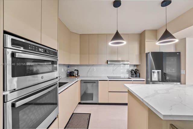 20281 E Country Club Drive 304, Aventura, FL 33180