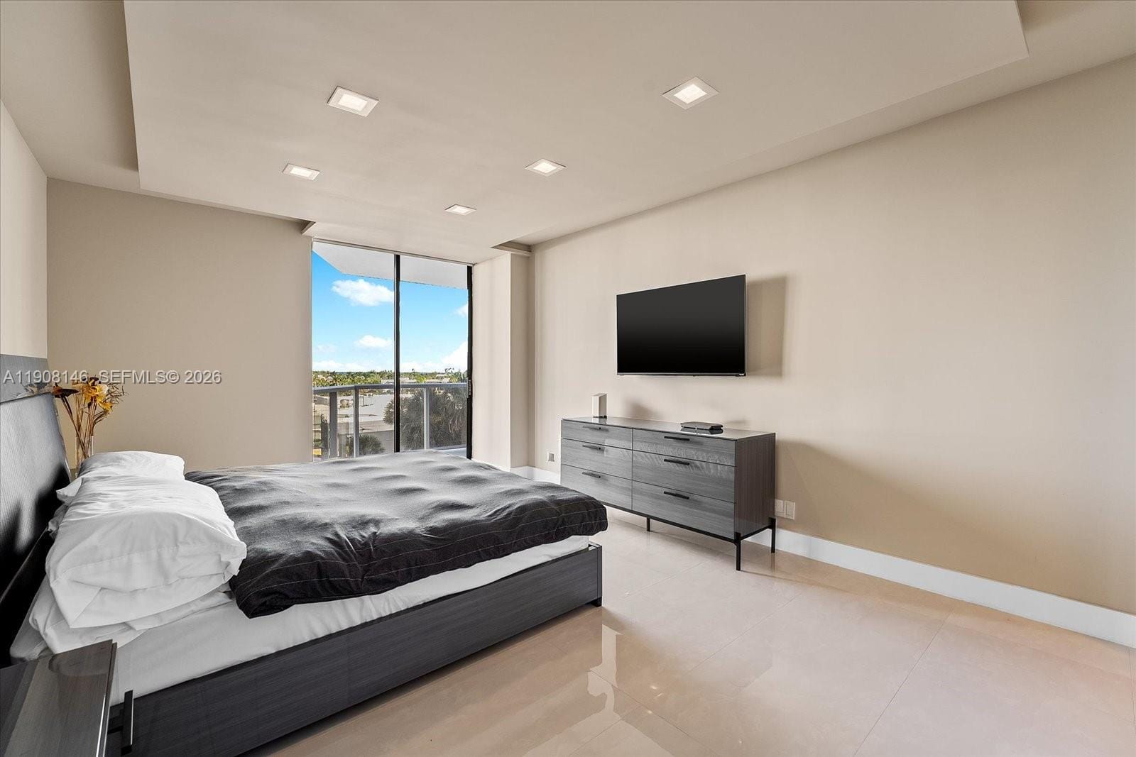 20281 E Country Club Drive 304, Aventura, FL 33180 photo 11