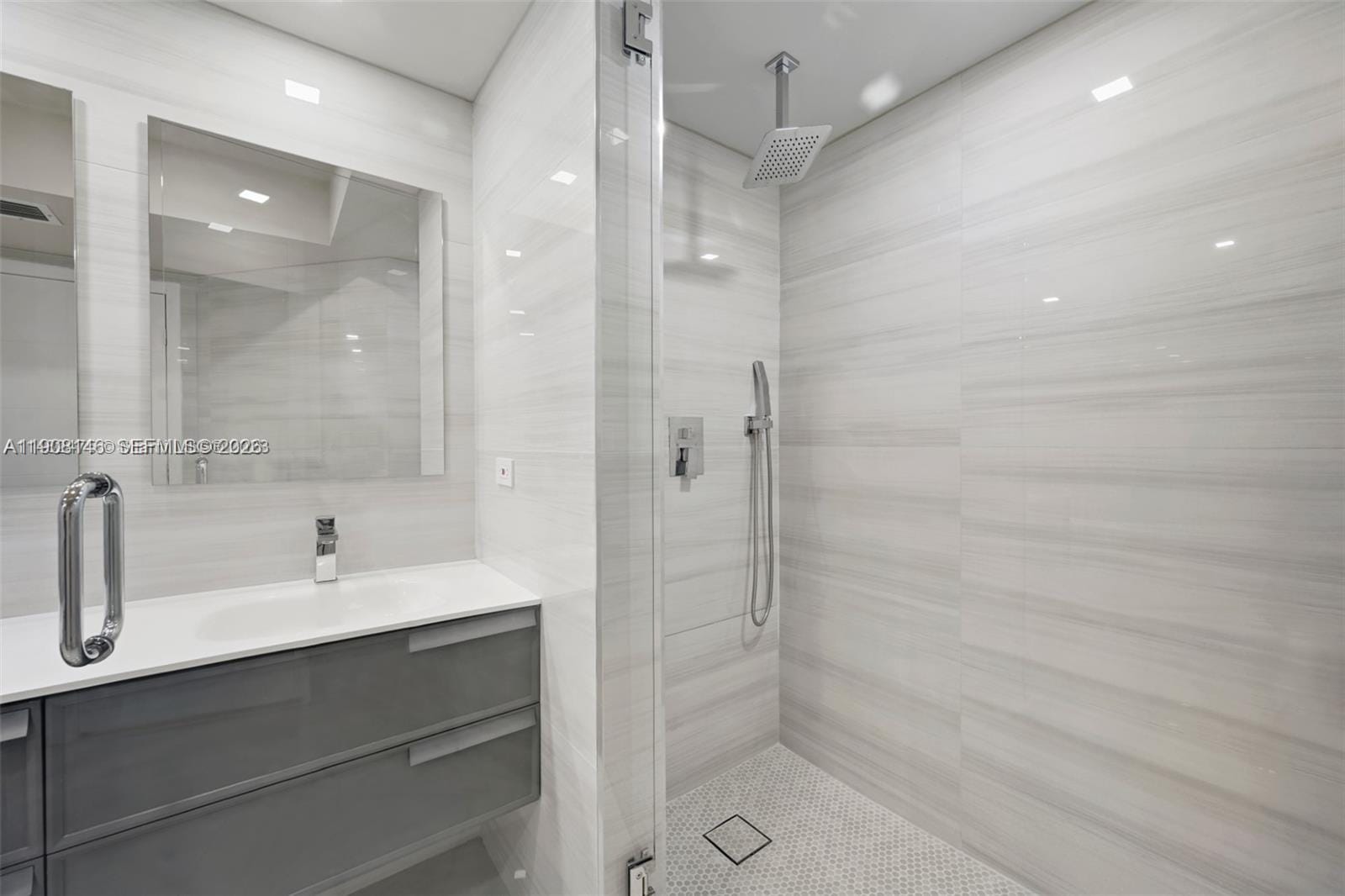 20281 E Country Club Drive 304, Aventura, FL 33180 photo 14
