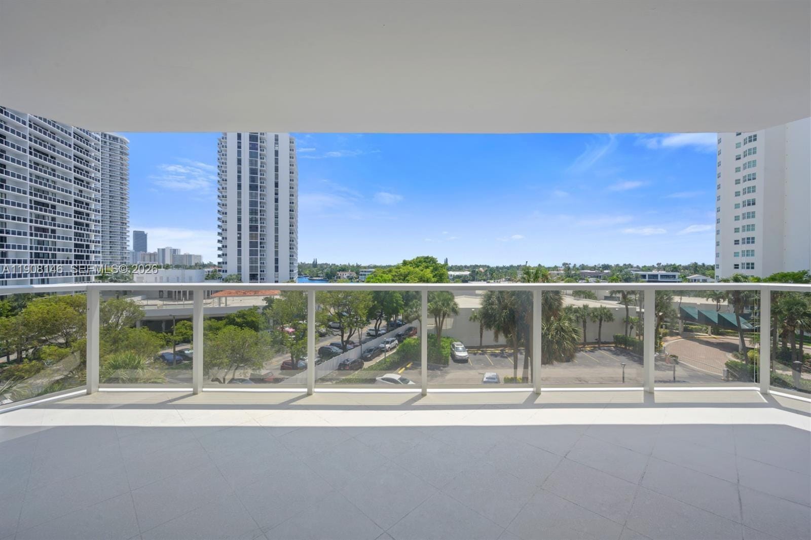 20281 E Country Club Drive 304, Aventura, FL 33180 photo 22