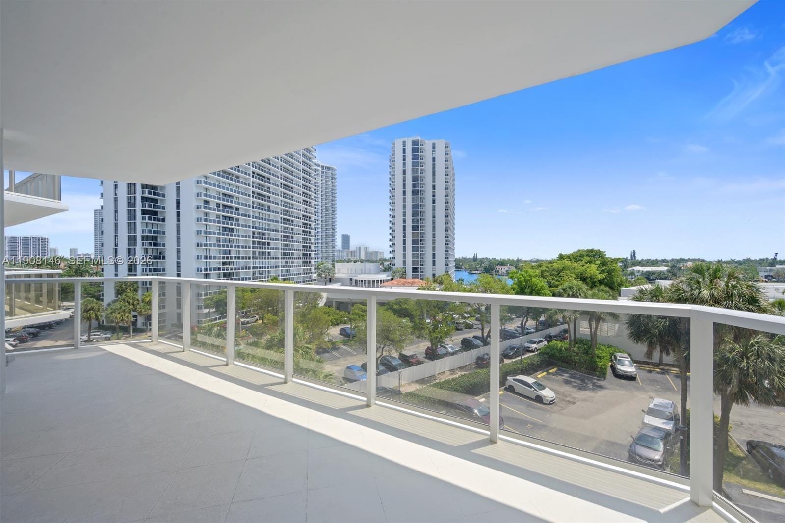 20281 E Country Club Drive 304, Aventura, FL 33180 photo 23