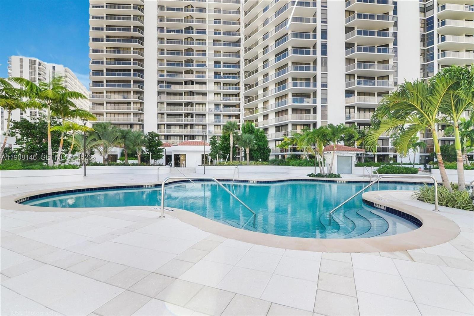 20281 E Country Club Drive 304, Aventura, FL 33180 photo 24