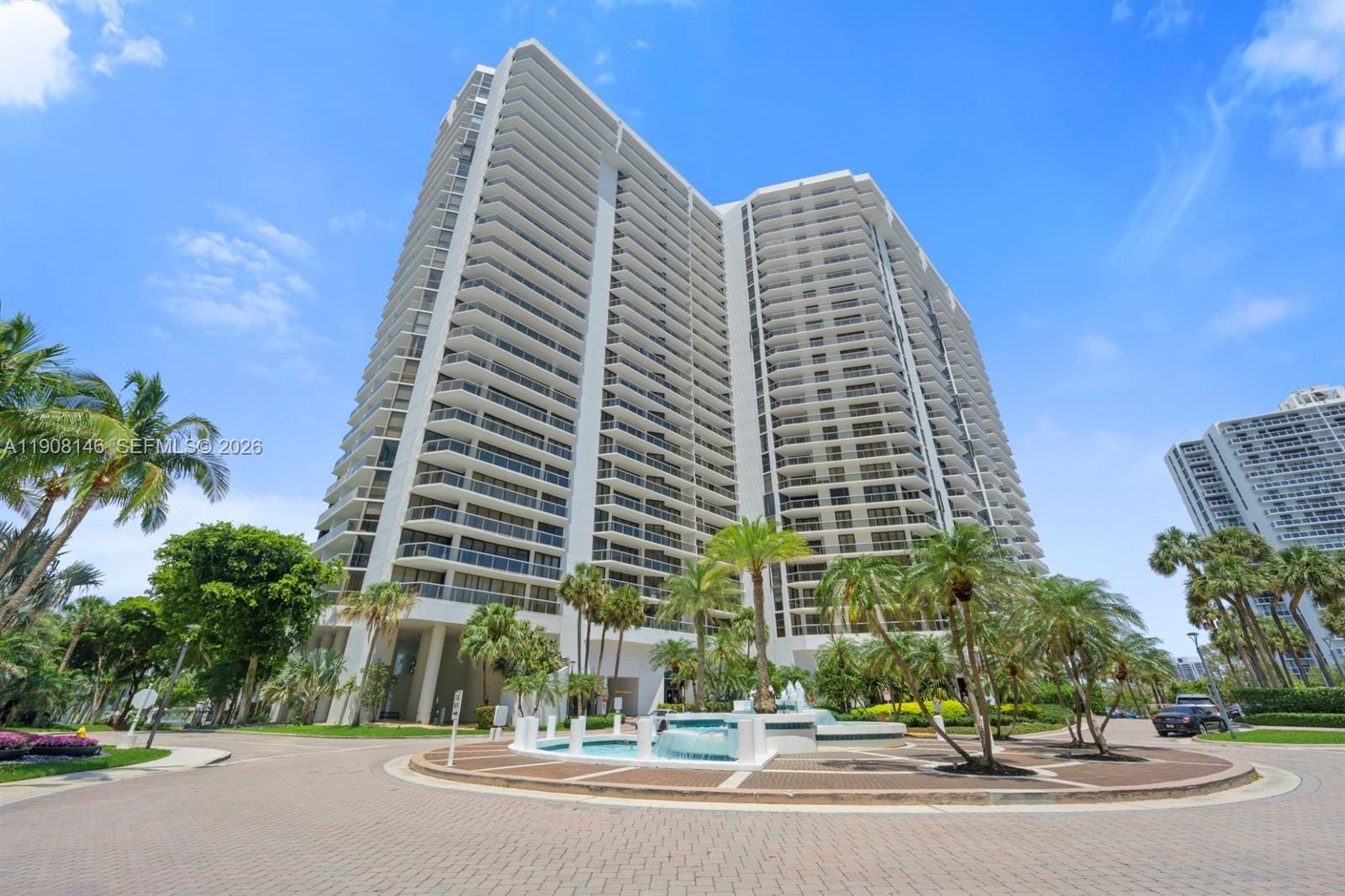 20281 E Country Club Drive 304, Aventura, FL 33180 photo 25
