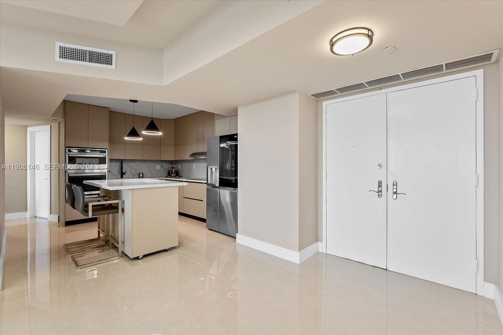 20281 E Country Club Drive 304, Aventura, FL 33180 photo 5