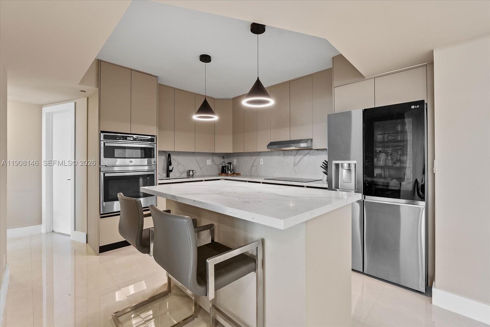 20281 E Country Club Drive 304, Aventura, FL 33180 photo 6