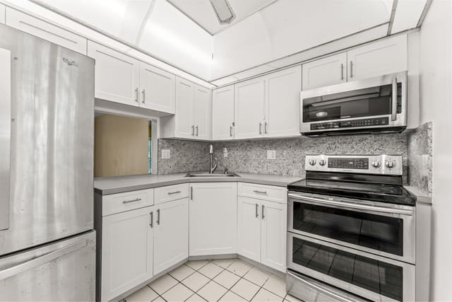 5980 NW 64th Avenue 305, sold in Bermuda Club, Tamarac, FL