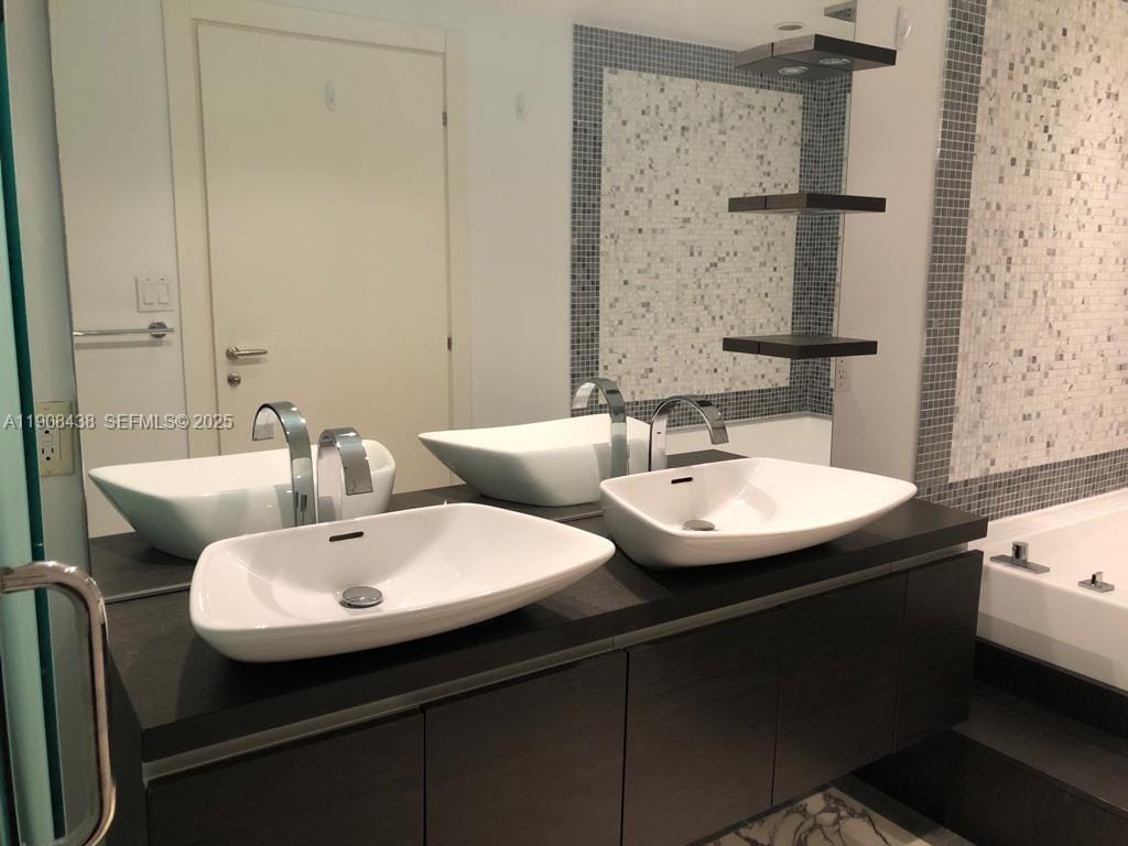 200 Biscayne Boulevard Way 902, Miami, FL 33131 photo 14