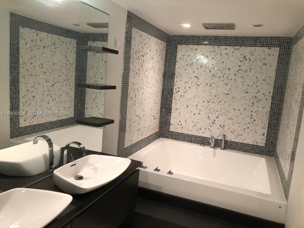 200 Biscayne Boulevard Way 902, Miami, FL 33131 photo 7