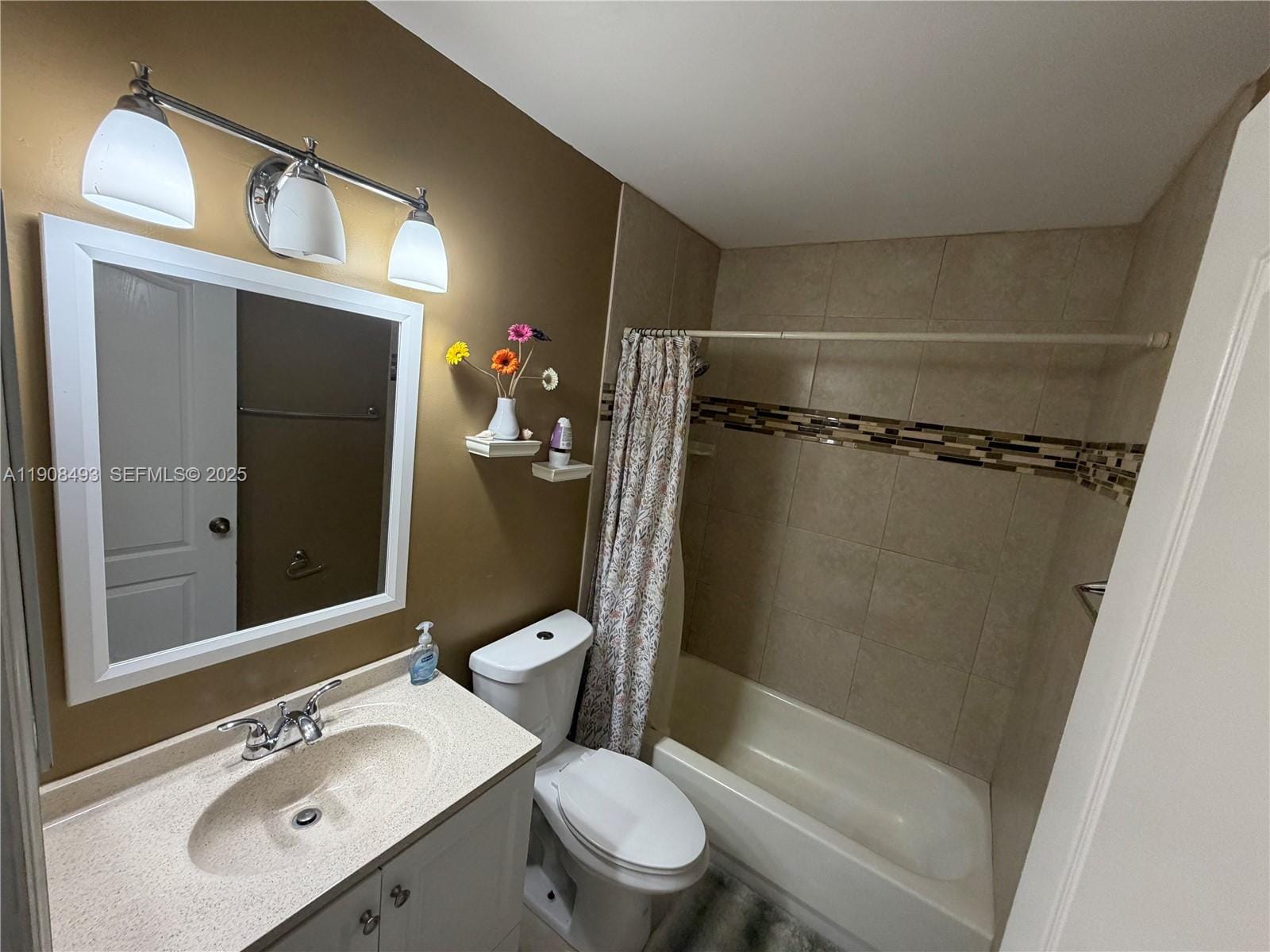 810 NE 212th Terrace 2, Miami, FL 33179 photo 30