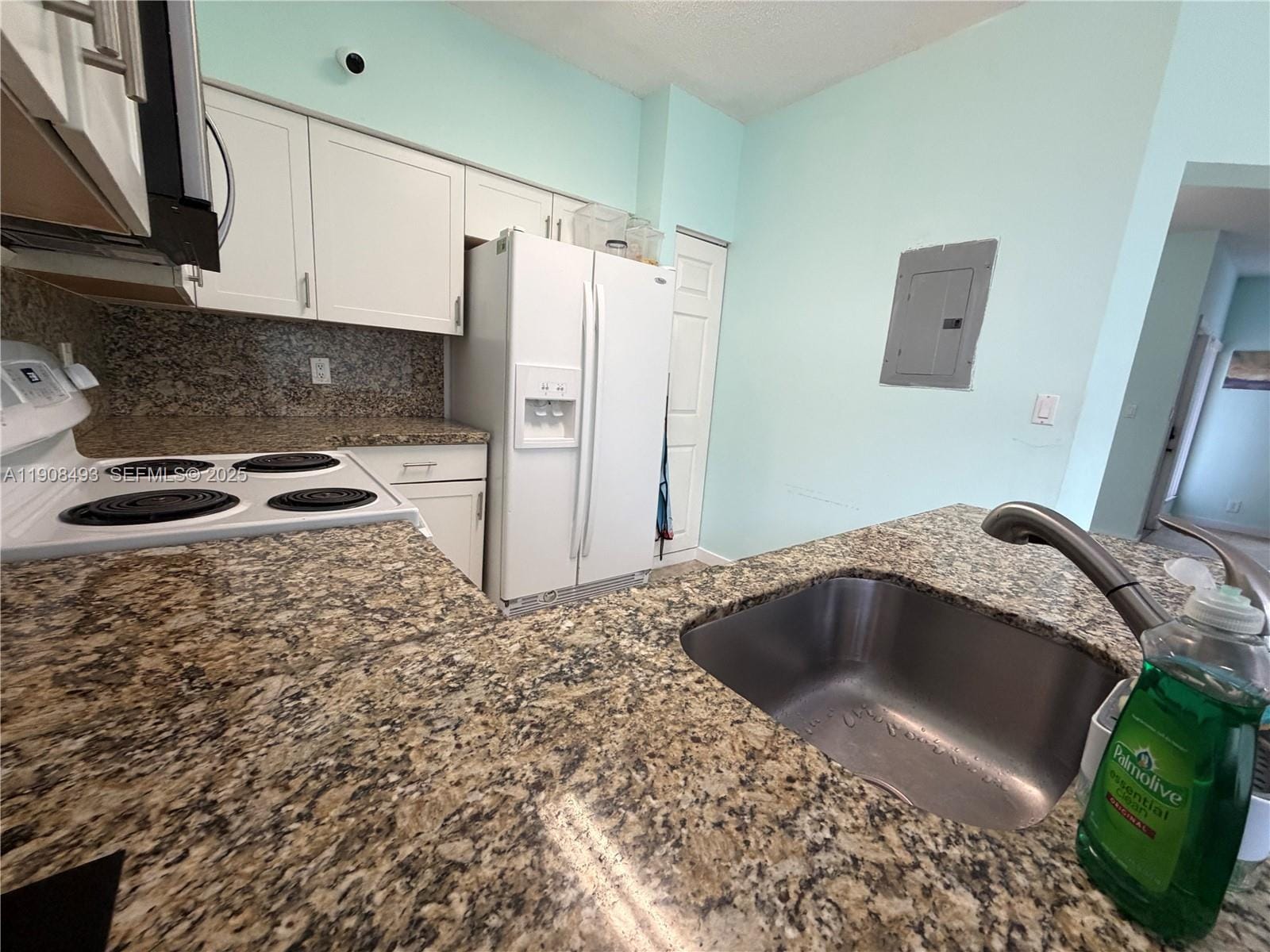 810 NE 212th Terrace 2, Miami, FL 33179 photo 10