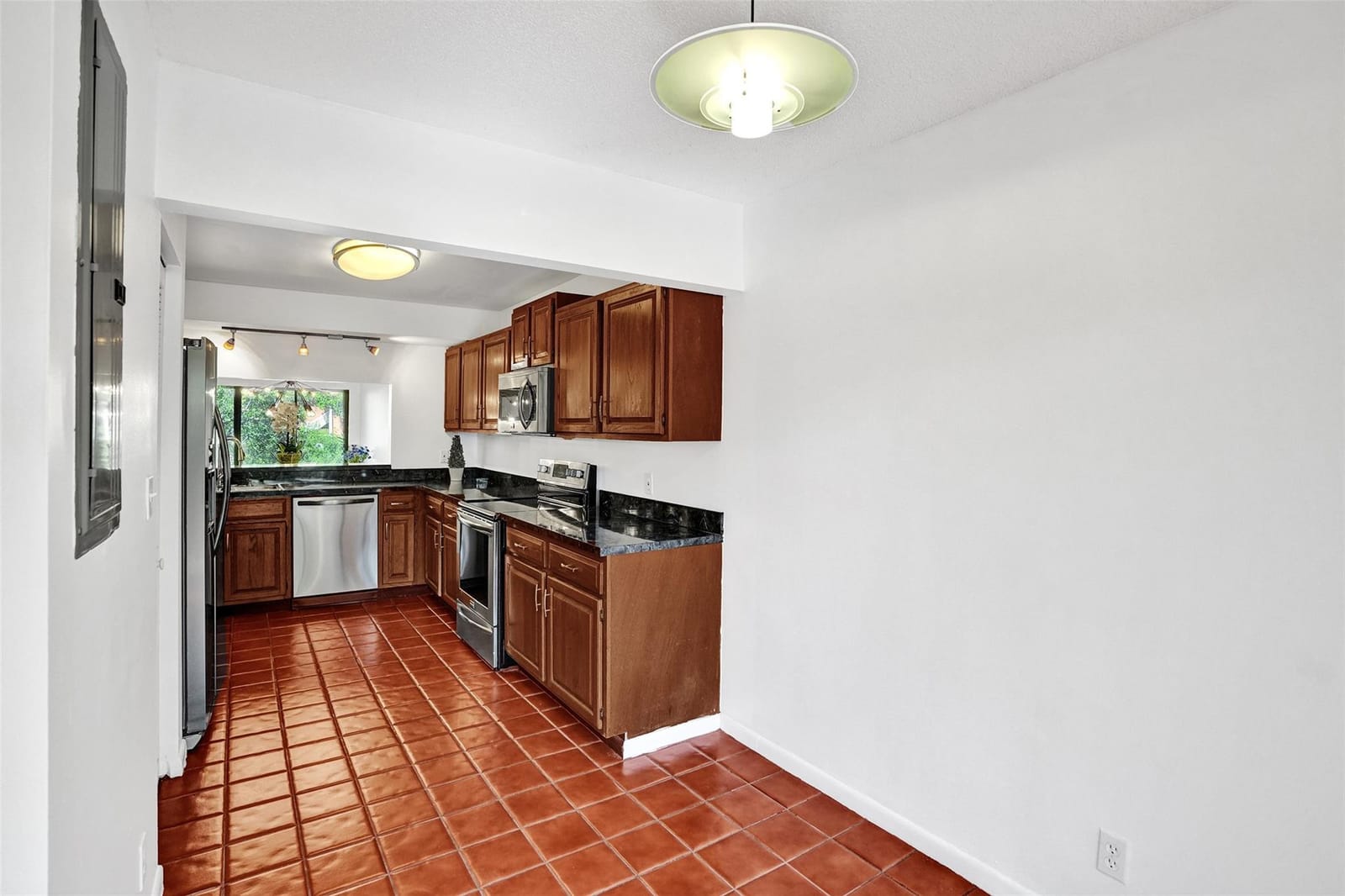 81 NE 17th Court — photo 11