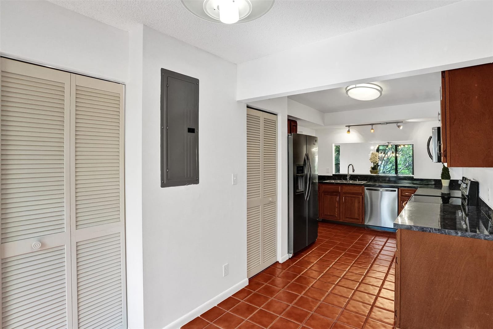 81 NE 17th Court — photo 12