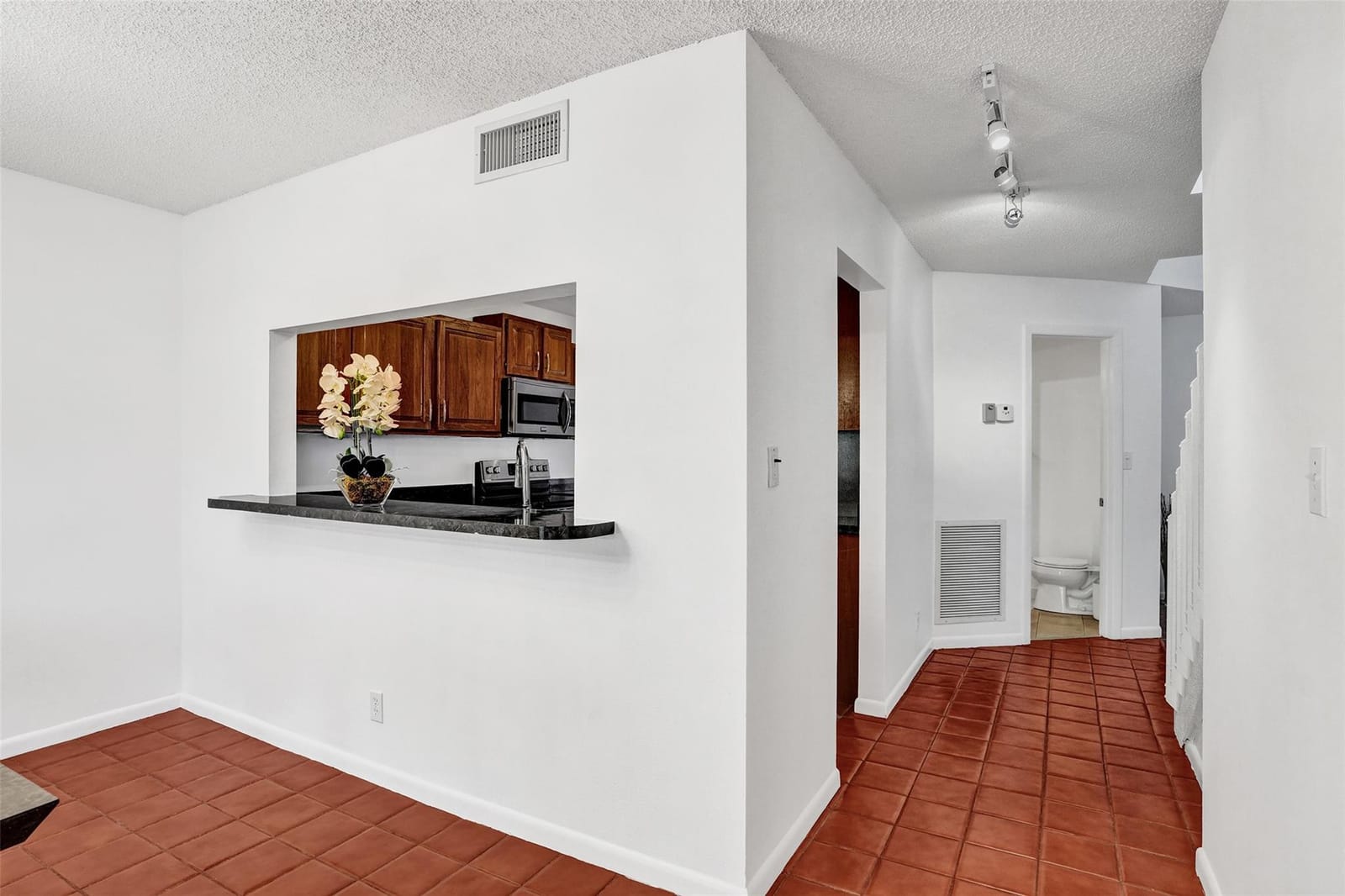 81 NE 17th Court, Fort Lauderdale, FL 33305 photo 17