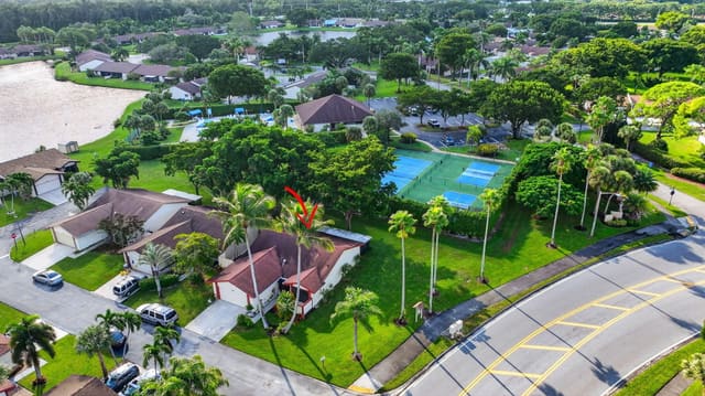 29 FAWLKLAND Circle, Boynton Beach, FL 33426