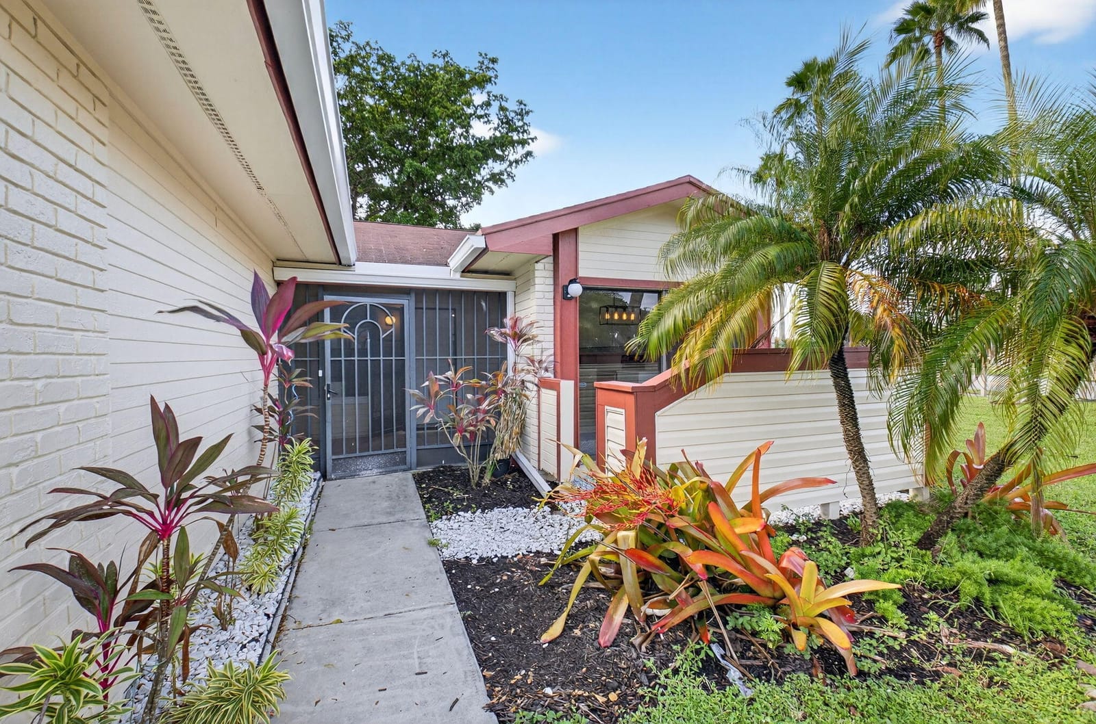 29 FAWLKLAND Circle — photo 4