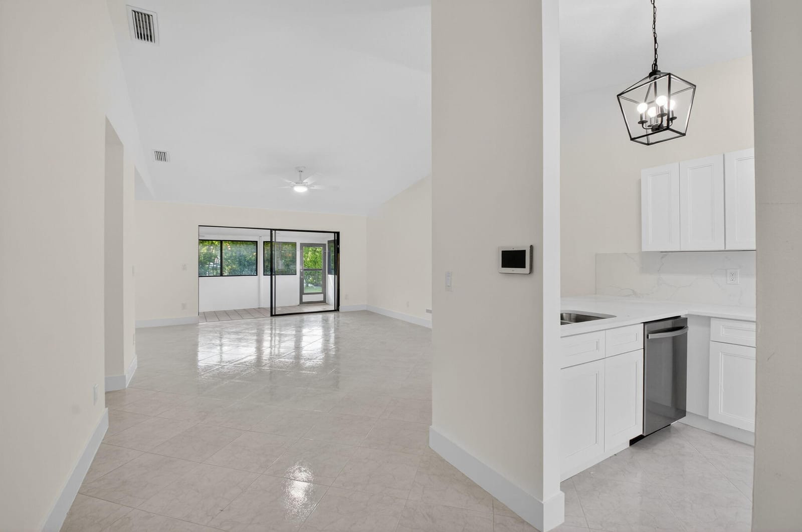 29 FAWLKLAND Circle — photo 7