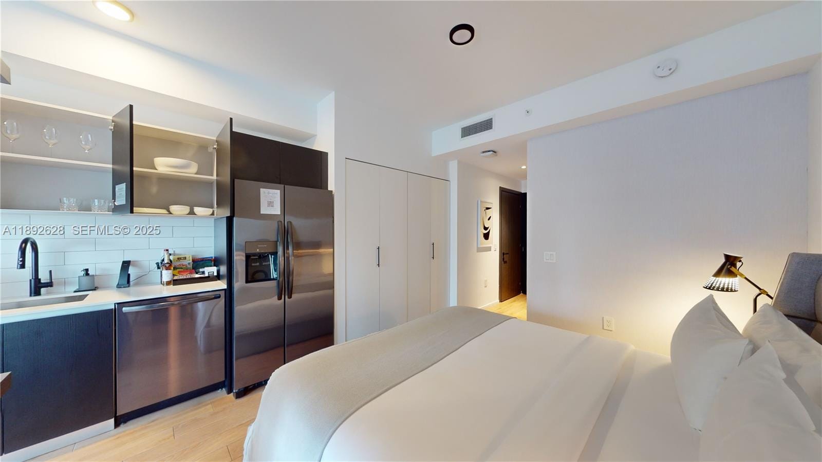 398 NE 5th 2016, Miami, FL 33132 photo 2