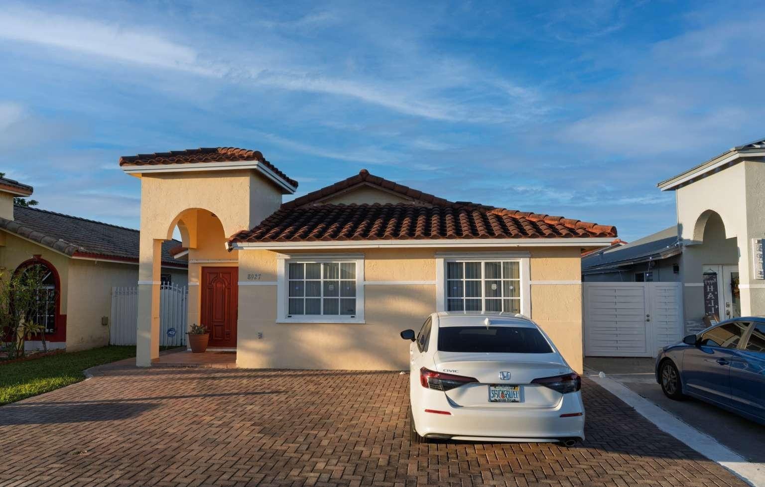 8927 NW 111th Terrace, Hialeah, FL 33018