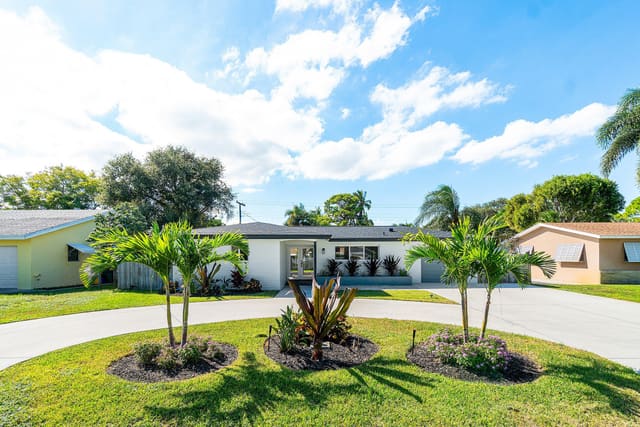2815 SW 5th Street, Boynton Beach, FL 33435