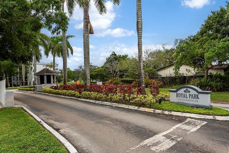 102 Royal Park Drive 3F, Oakland Park, FL 33309