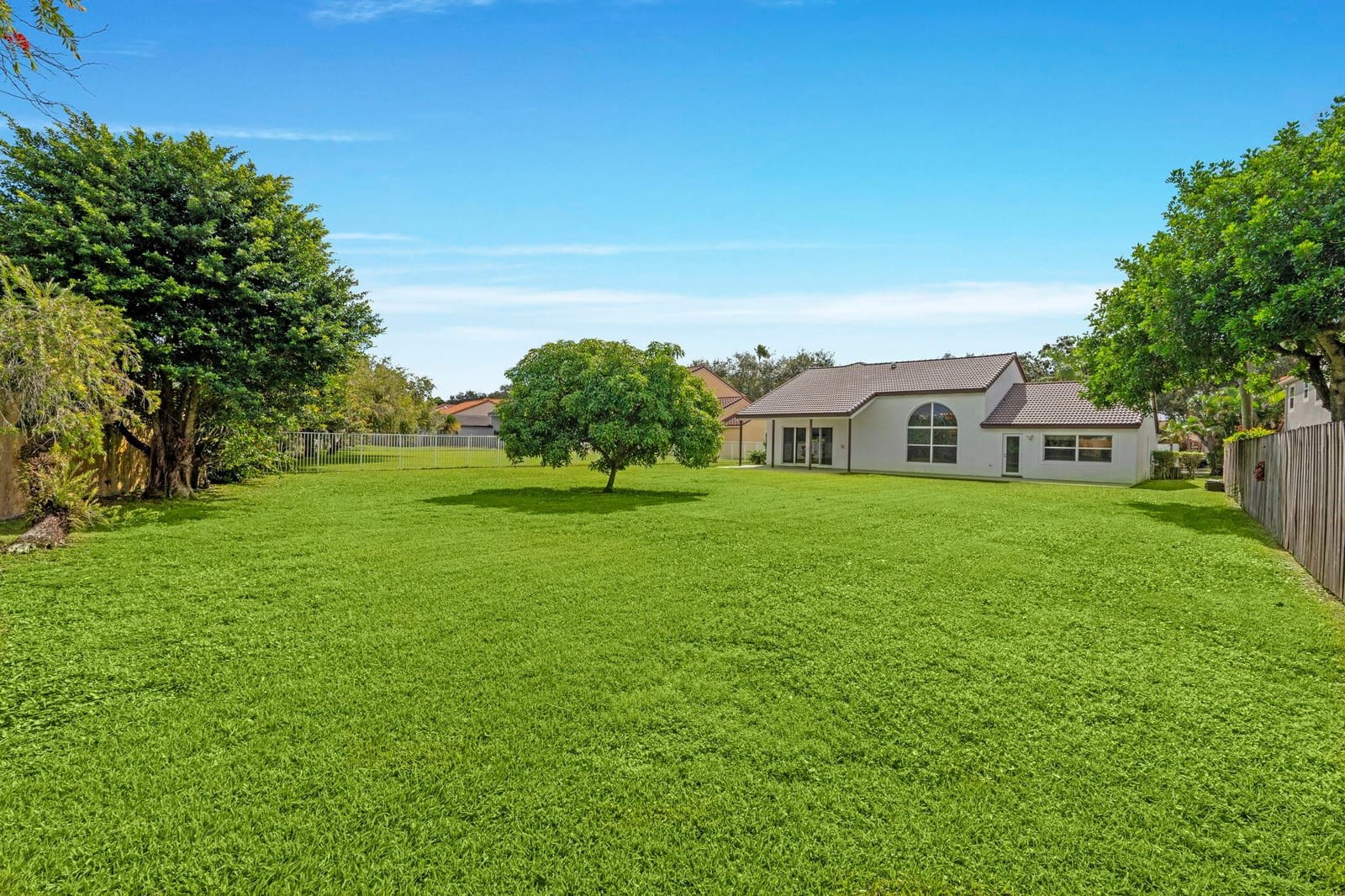 10475 Bermuda Drive — photo 11