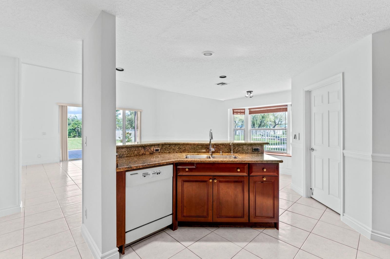 10475 Bermuda Drive, Cooper City, FL 33026 photo 27