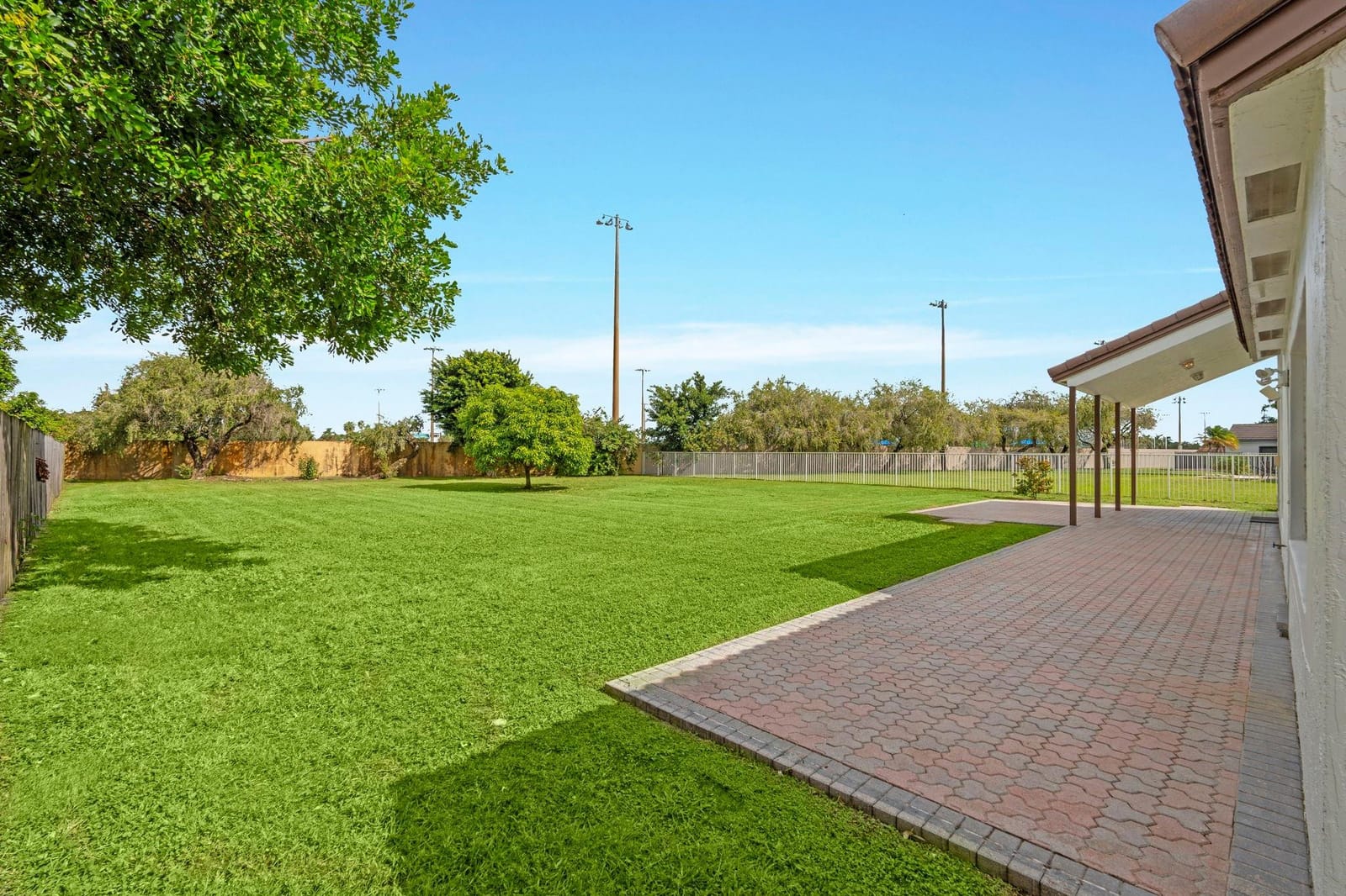 10475 Bermuda Drive — photo 4