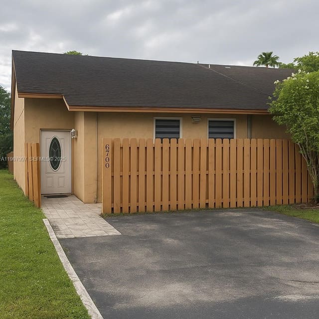 6700 NW 190th Street, Hialeah, FL 33015