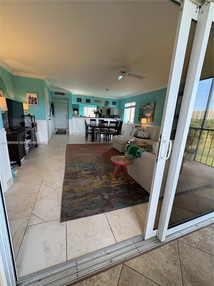 275 Palm Avenue B201, Jupiter, FL 33477 photo 2