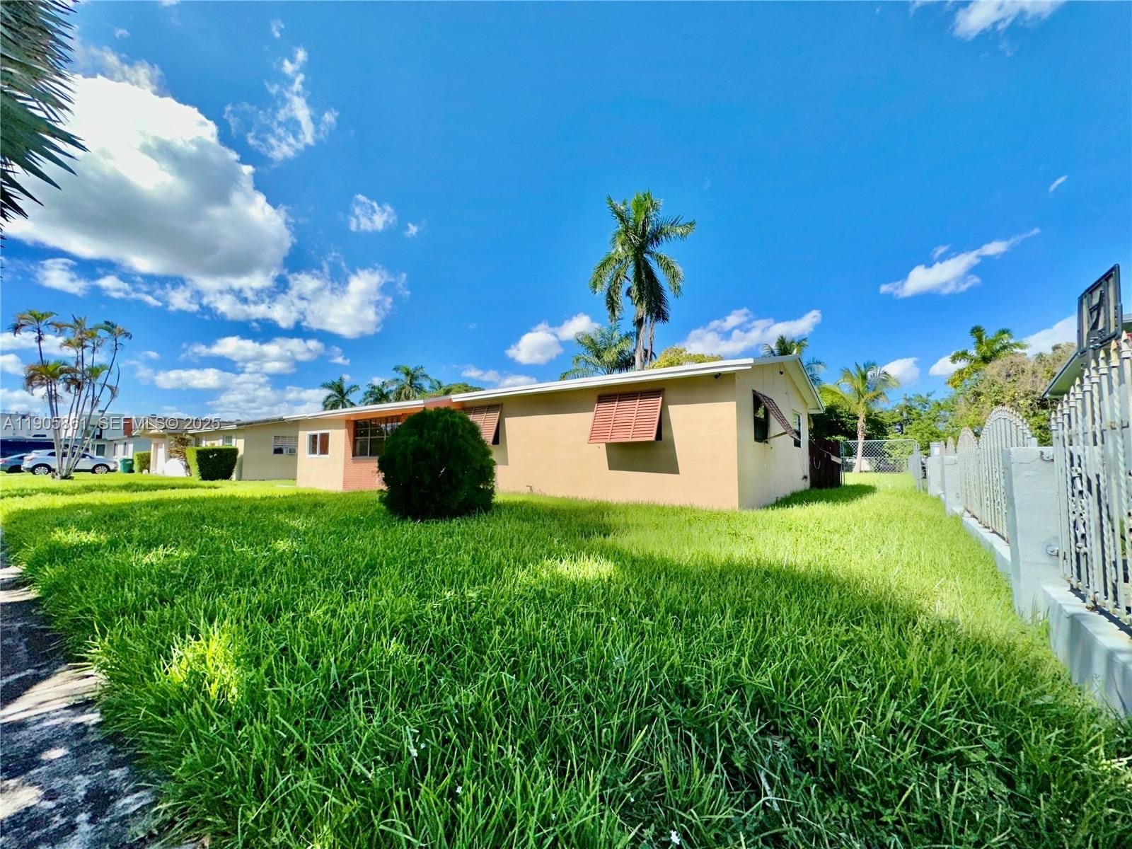 51 NW 161st Street, Miami, FL 33169 photo 2