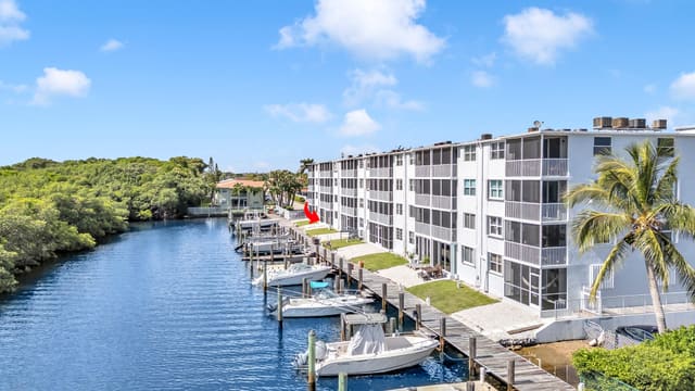 689 NE 6th Court 1090, Boynton Beach, FL 33435