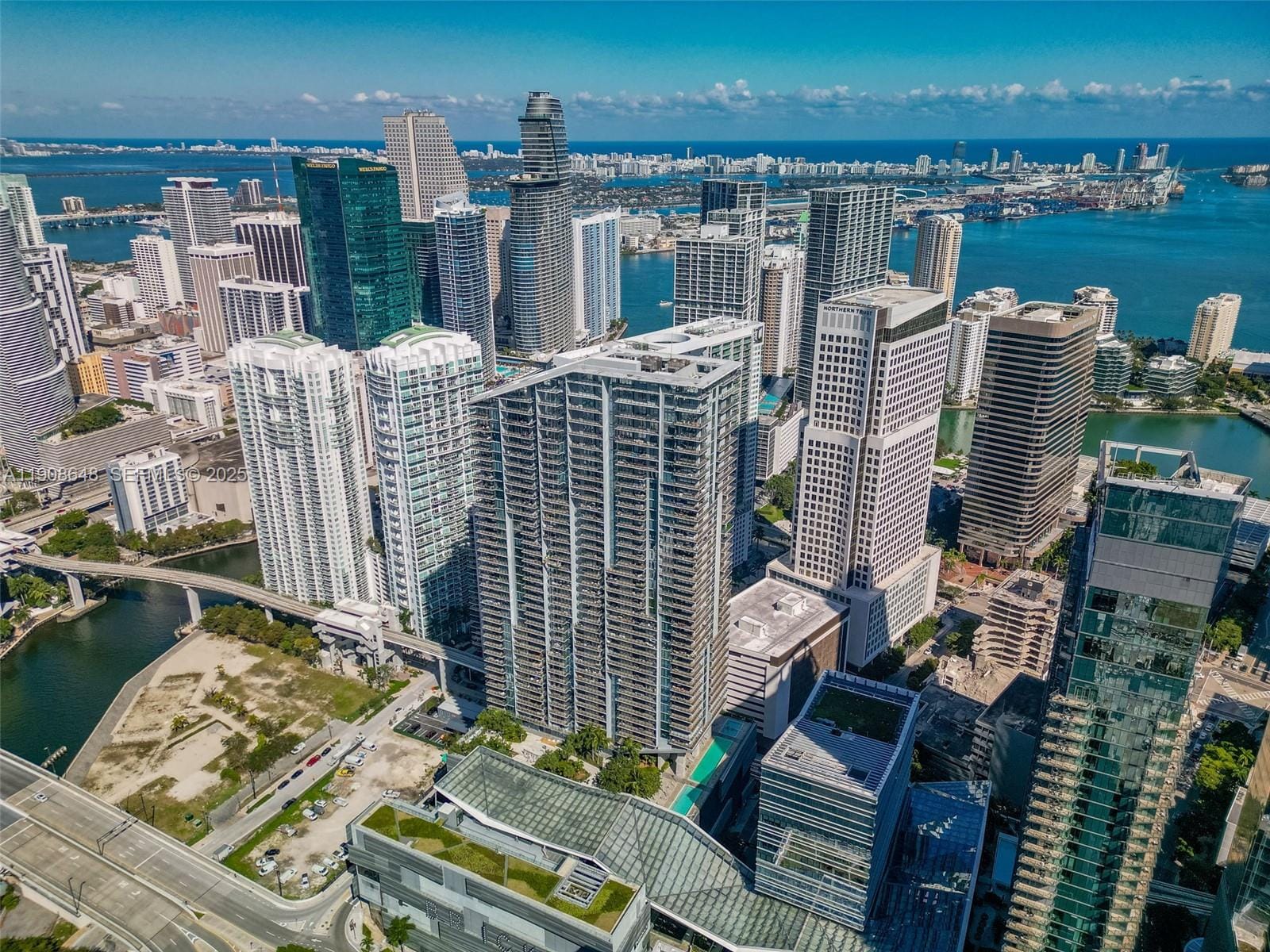 68 SE 6th Street 2505, Miami, FL 33131 photo 18