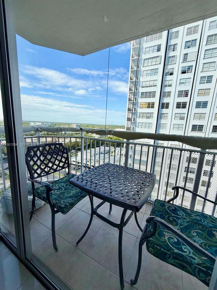 18051 Biscayne Boulevard 1604, Aventura, FL 33160 photo 20