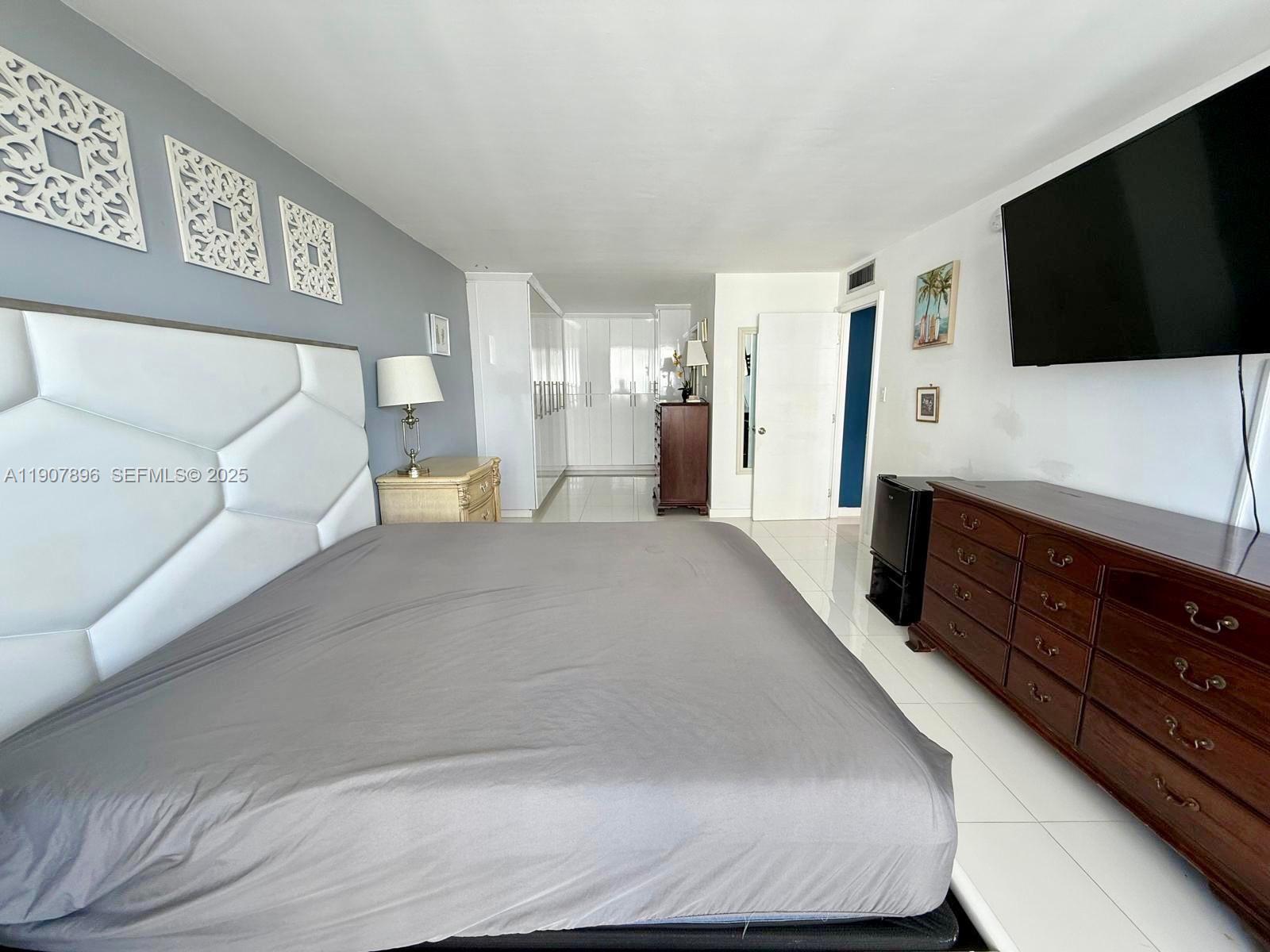 18051 Biscayne Boulevard 1604, Aventura, FL 33160 photo 25