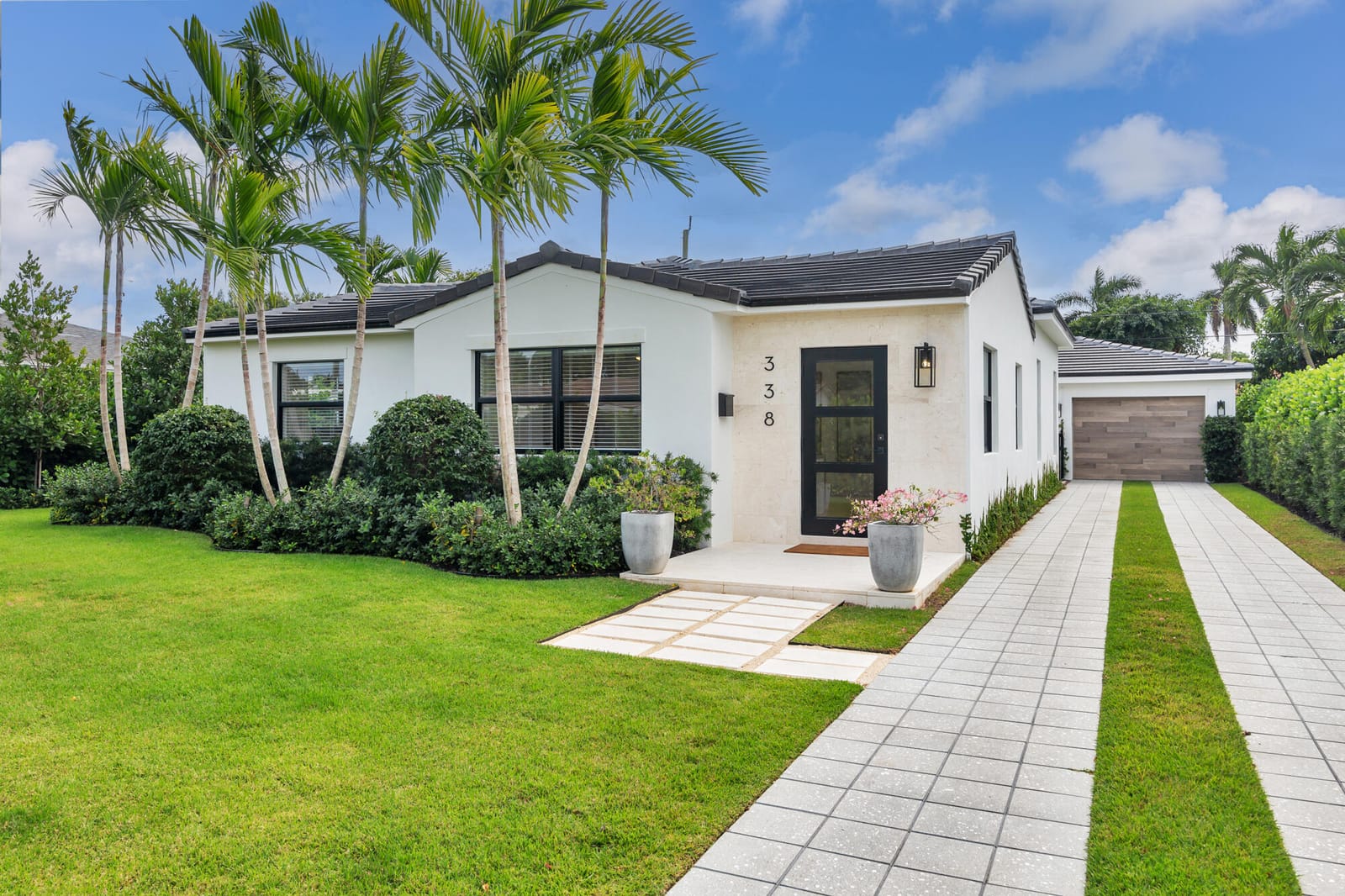 338 Alhambra Place, West Palm Beach, FL 33405 photo 3