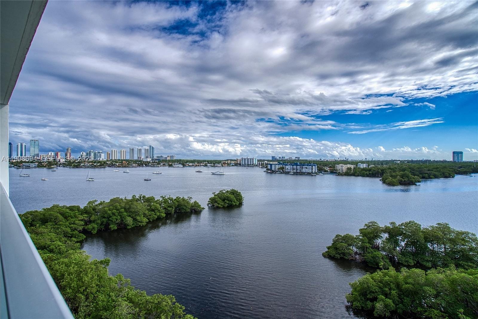 17111 Biscayne Boulevard 902, North Miami Beach, FL 33160 photo 2
