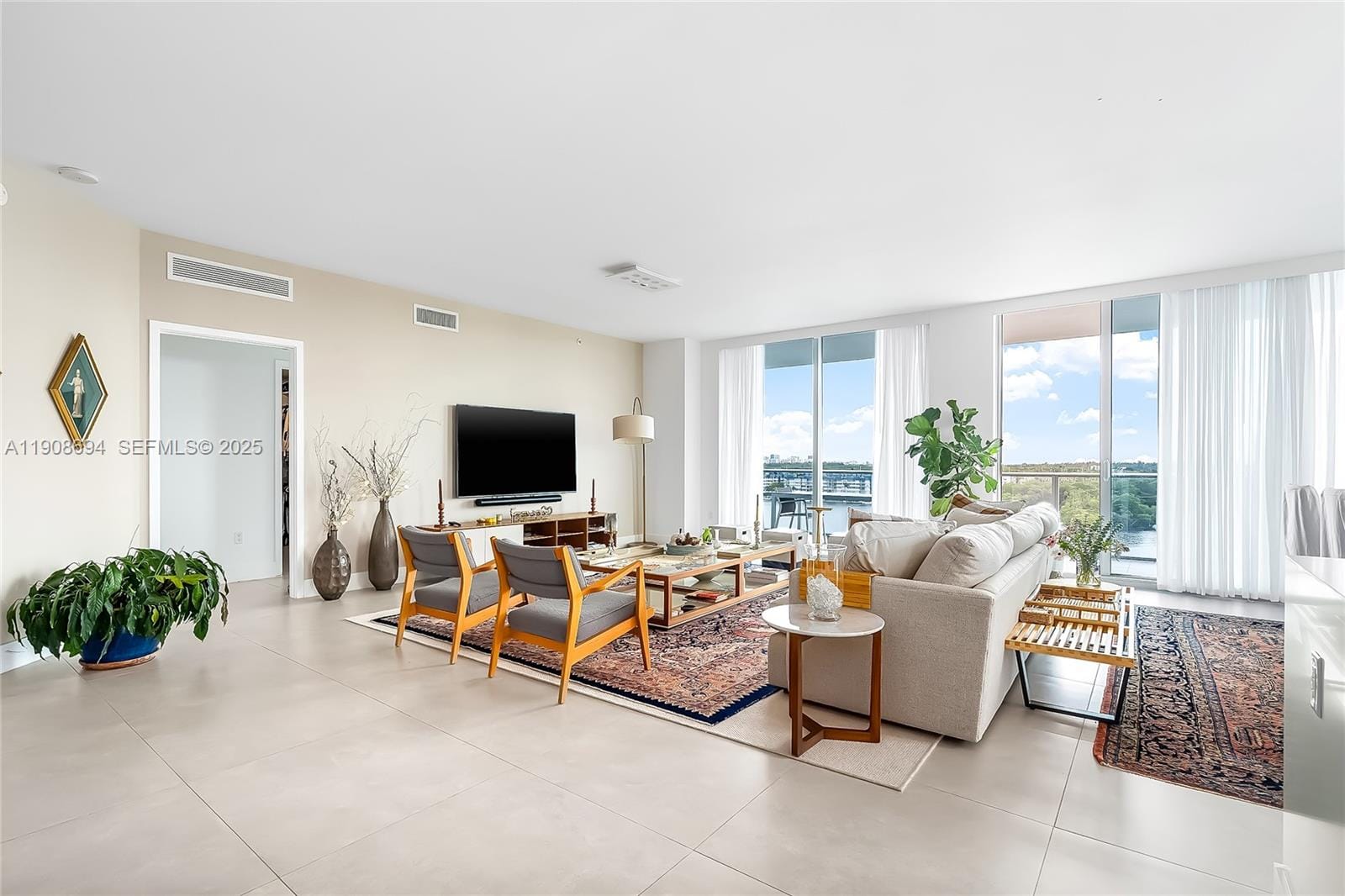 17111 Biscayne Boulevard 902, North Miami Beach, FL 33160 photo 12