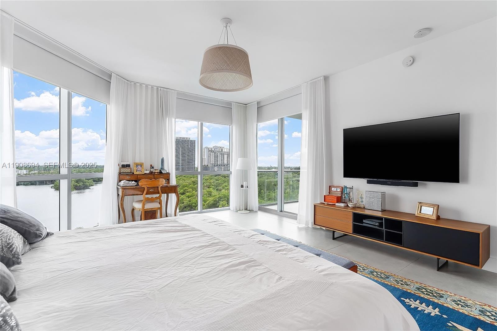 17111 Biscayne Boulevard 902, North Miami Beach, FL 33160 photo 16