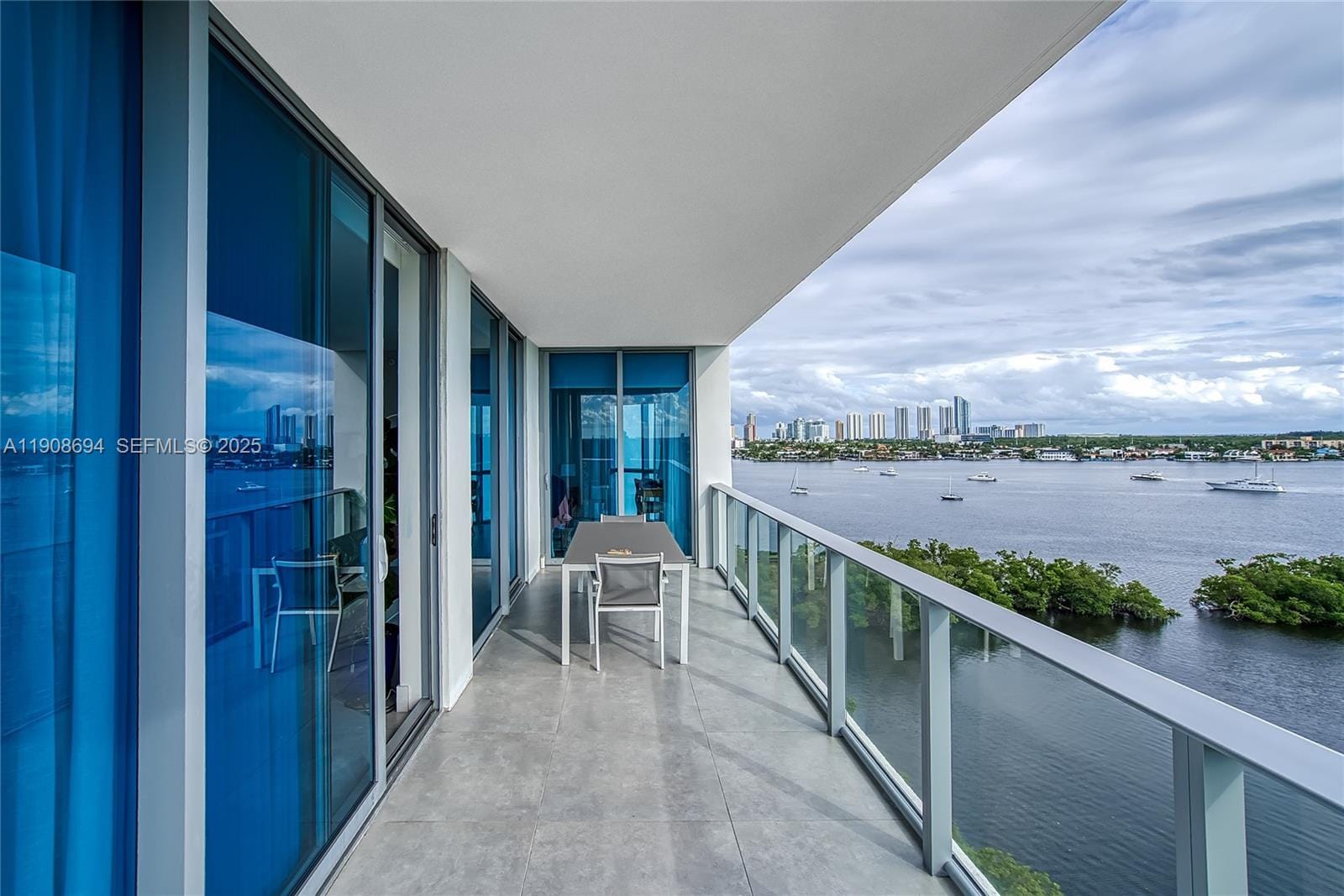 17111 Biscayne Boulevard 902, North Miami Beach, FL 33160 photo 21