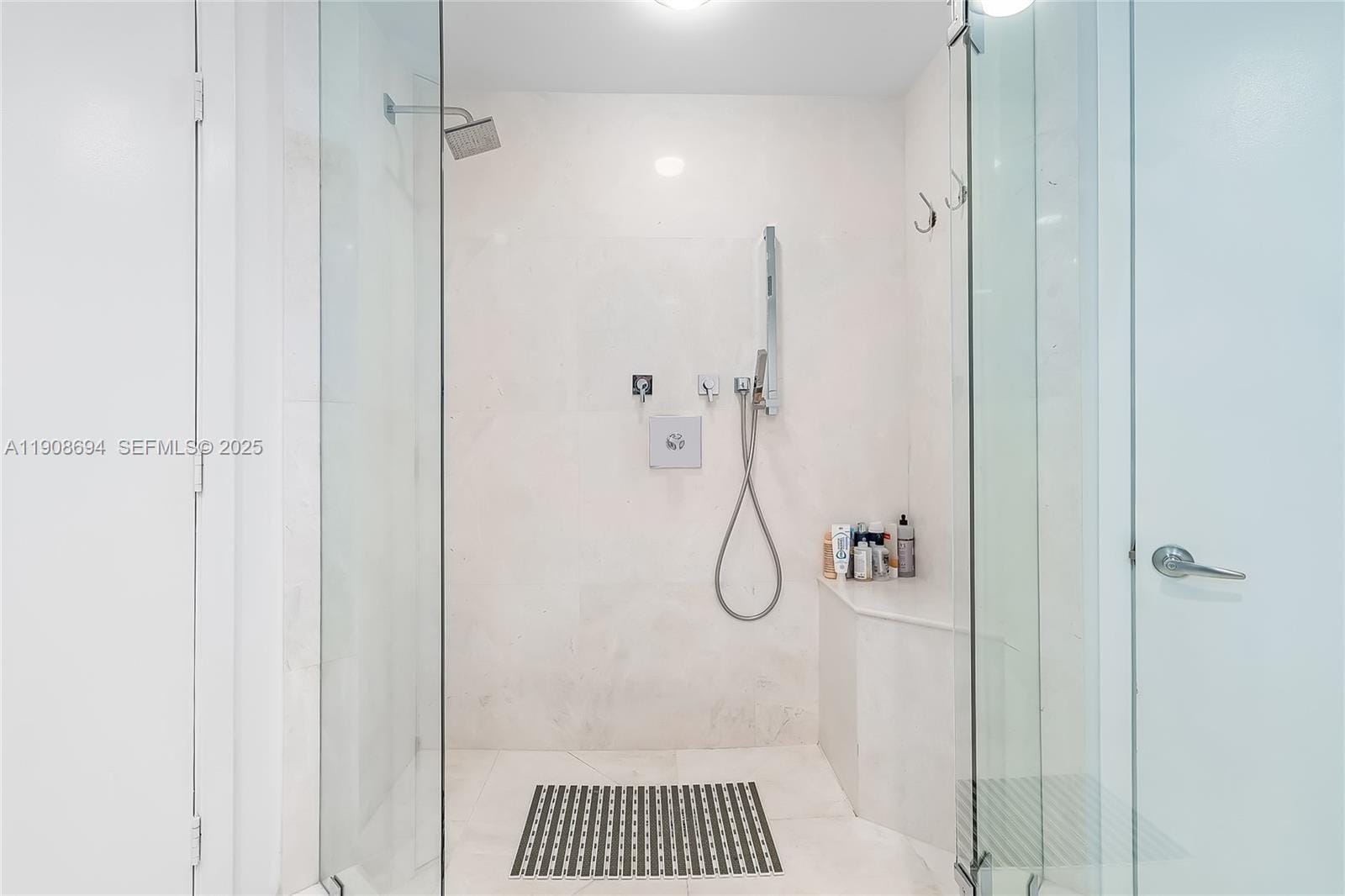 17111 Biscayne Boulevard 902, North Miami Beach, FL 33160 photo 24