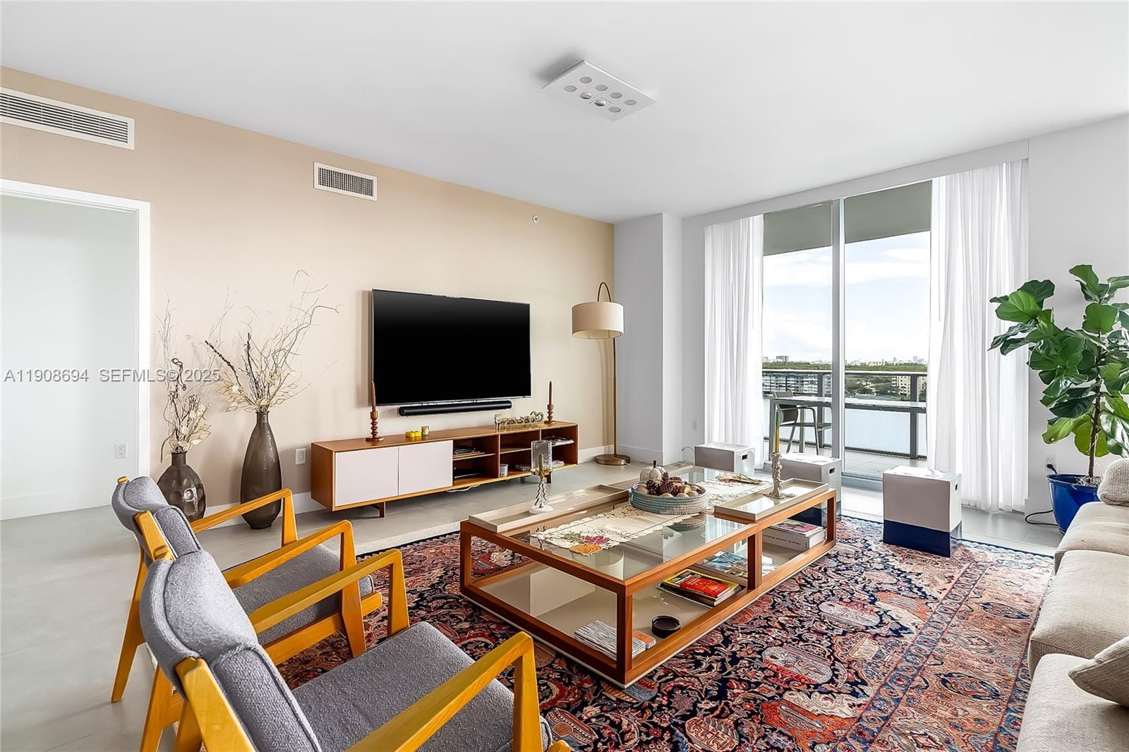 17111 Biscayne Boulevard 902, North Miami Beach, FL 33160 photo 5