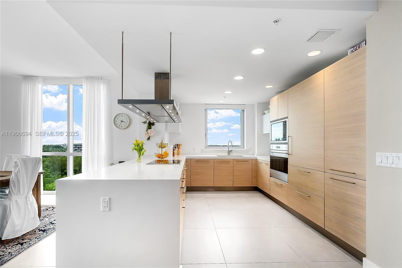 17111 Biscayne Boulevard 902, North Miami Beach, FL 33160 photo 8