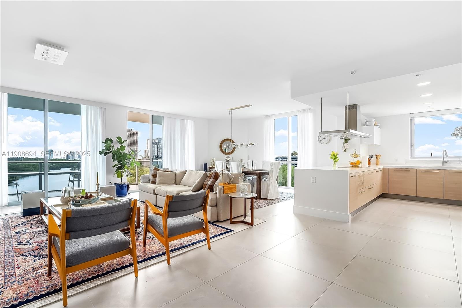 17111 Biscayne Boulevard 902, North Miami Beach, FL 33160 photo 10