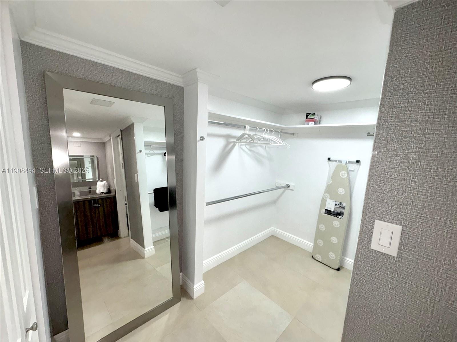 20500 W Country Club Drive 501, Aventura, FL 33180 photo 13