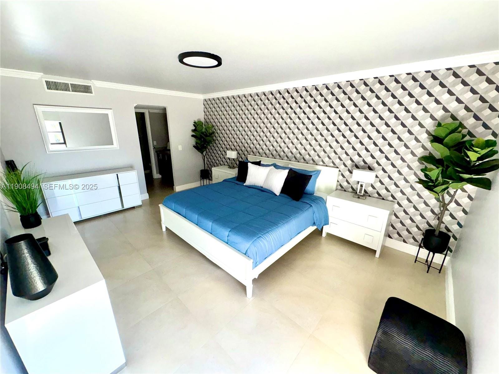 20500 W Country Club Drive 501 — photo 8
