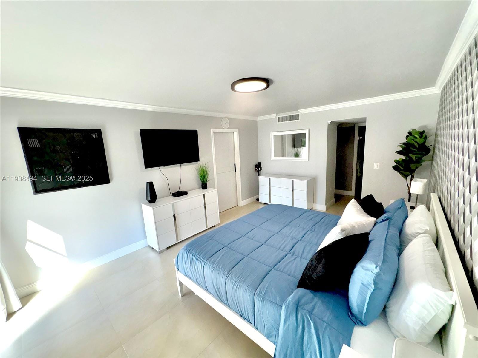 20500 W Country Club Drive 501 — photo 9