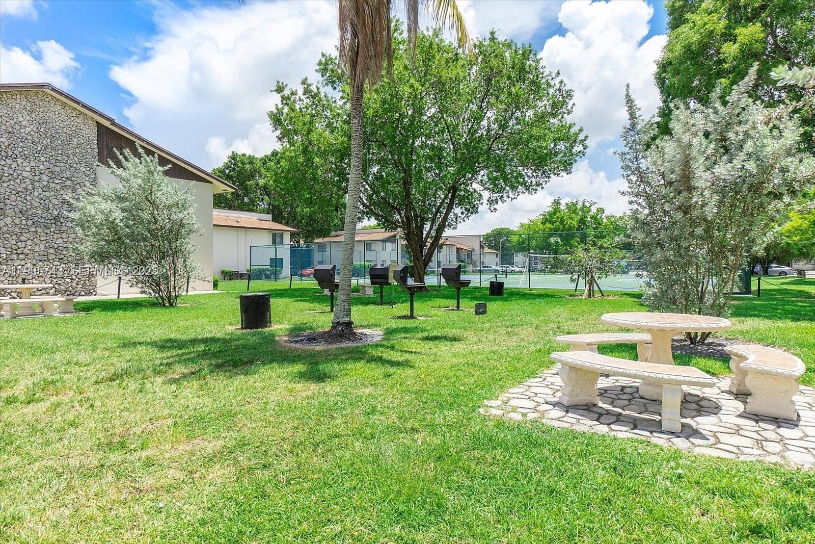 470 N Laurel Drive 7 — photo 8