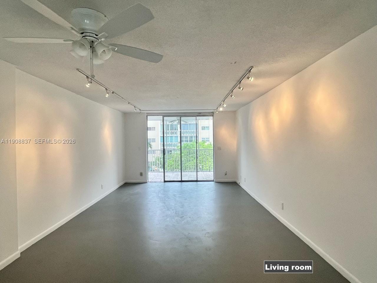619 NE 14th Avenue 304 — photo 2