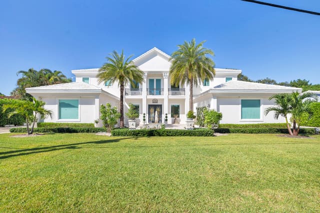 7923 Pine Tree Lane, sold in Lake Clarke Isle 3, Lake Clarke Shores, FL
