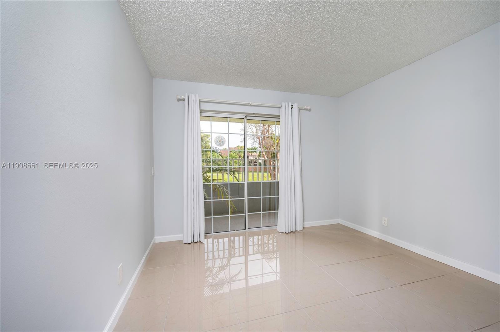 10421 Mahogany Key Circle 105 — photo 11